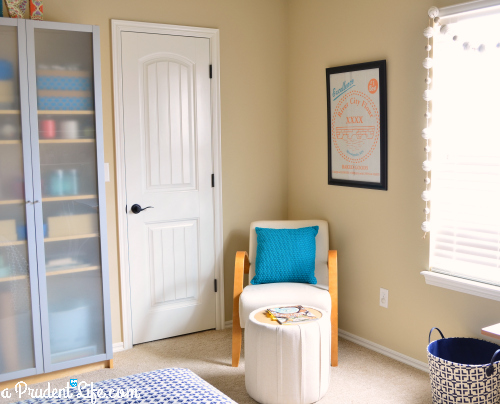 Reading nook in craft space