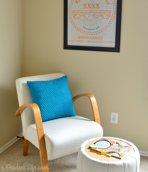 Reading Nook in Craft Room