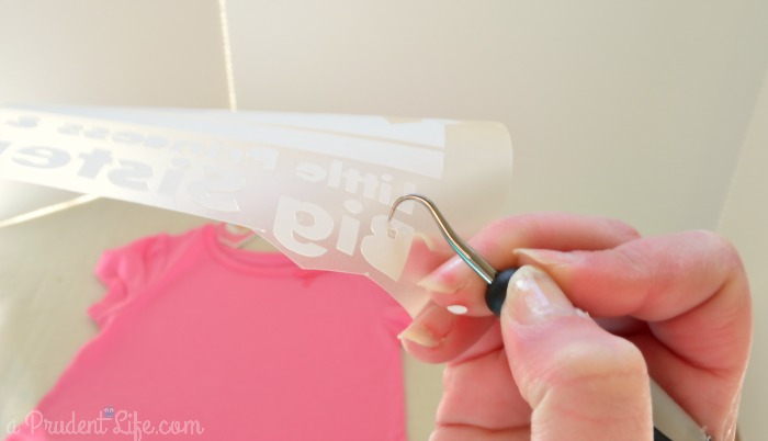 How to weed heat transfer vinyl