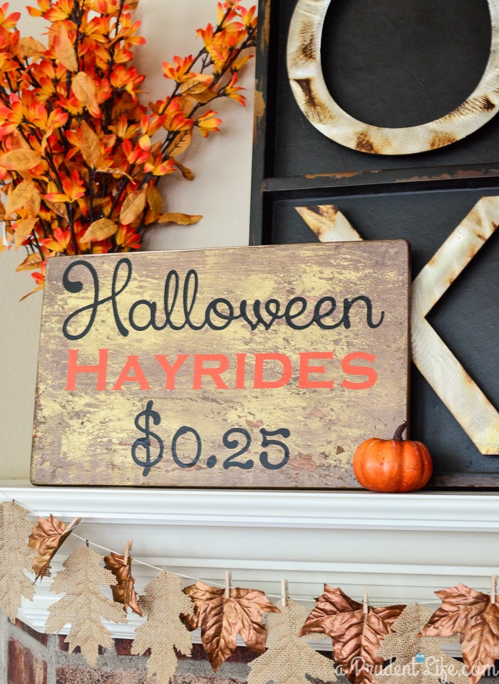 DIY Halloween Hayride Sign