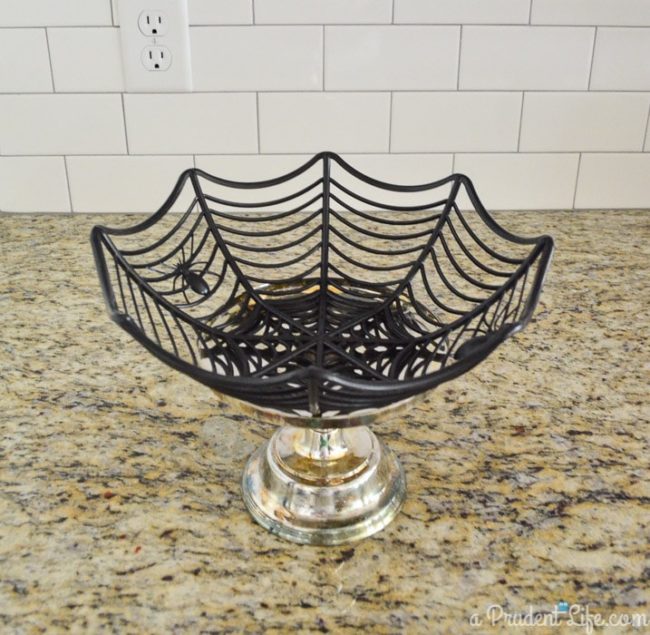 Quick & Cheap Halloween Centerpiece {in ONE minute} Polished Habitat