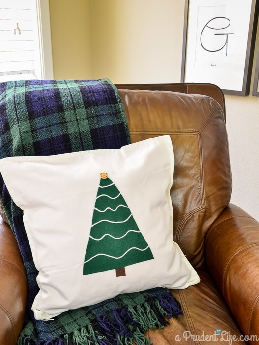 DIY No Sew $5 Rustic Christmas Pillow