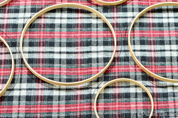 DIY Christmas Sign - Easy Embroidery Hoop Art