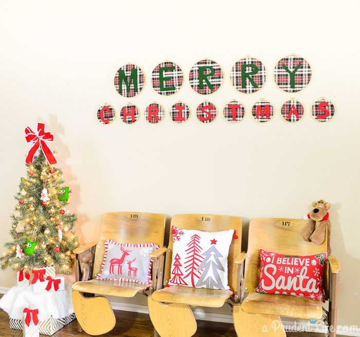 Rustic Christmas Entry Way Decor