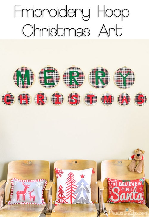 Add a rustic glam touch to your decor with this simple embroidery loop Merry Christmas art.