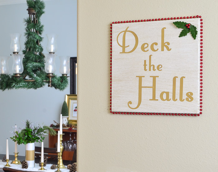 Deck YOUR Halls with this DIY Deck the Halls Christmas Art