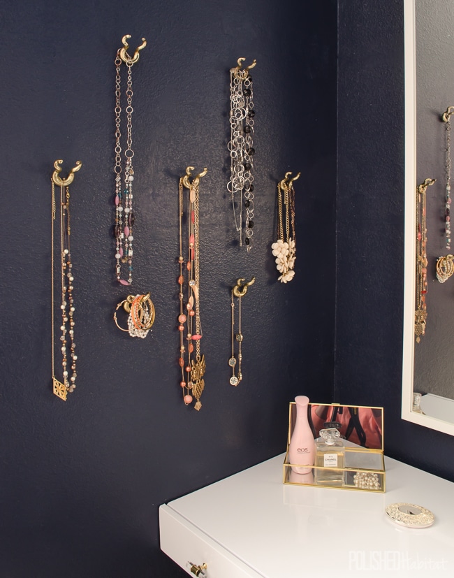 Necklace organization that is stylish & functional! Organized jewelry makes me happy.