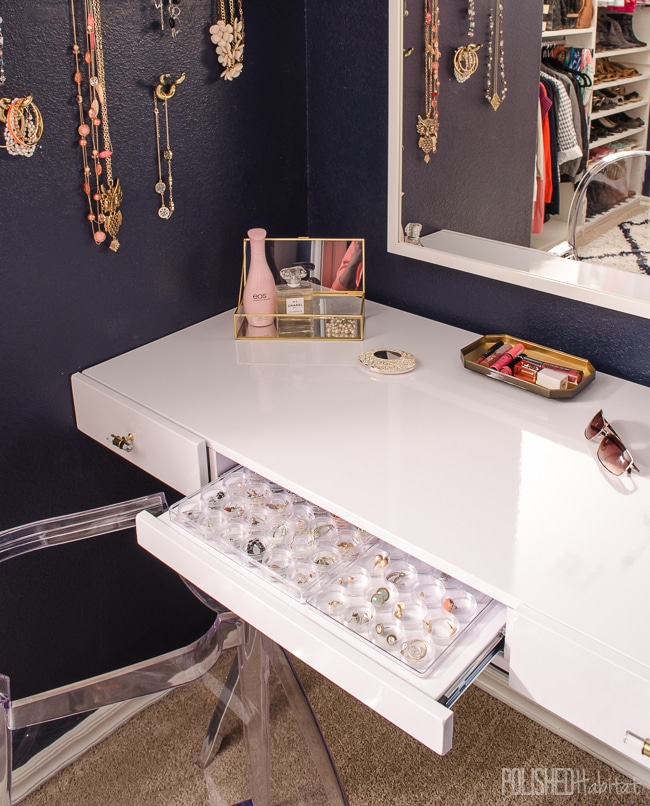 Jewelry Organization - Love these ideas for storing earrings and necklaces!