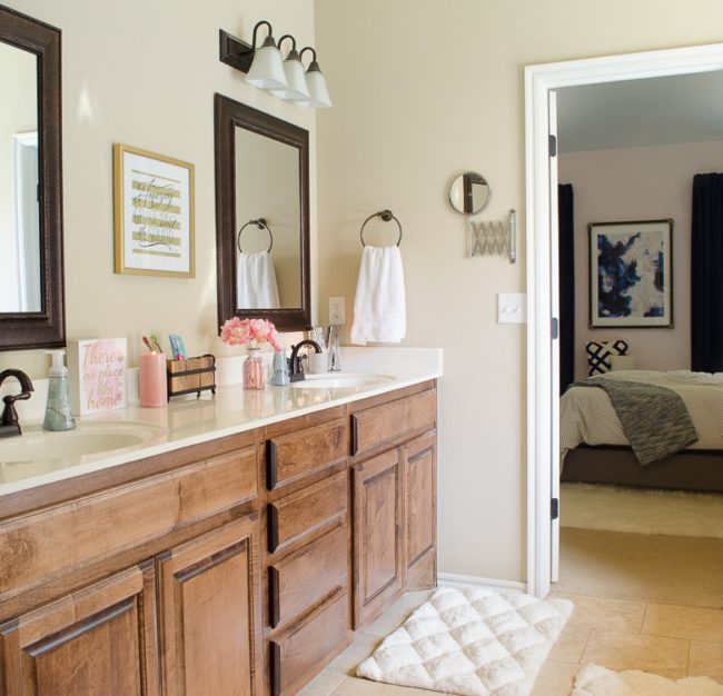 Glam Farmhouse Bathroom - Click to see the whole space and how is it organized.
