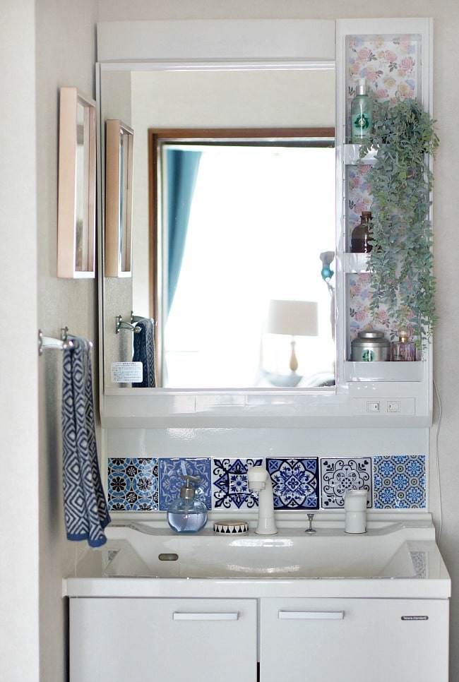 use peel and stick tiles in a rental bathroom