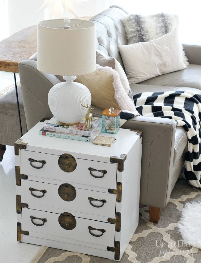 pretty-storage-chest-sofa-table-ph