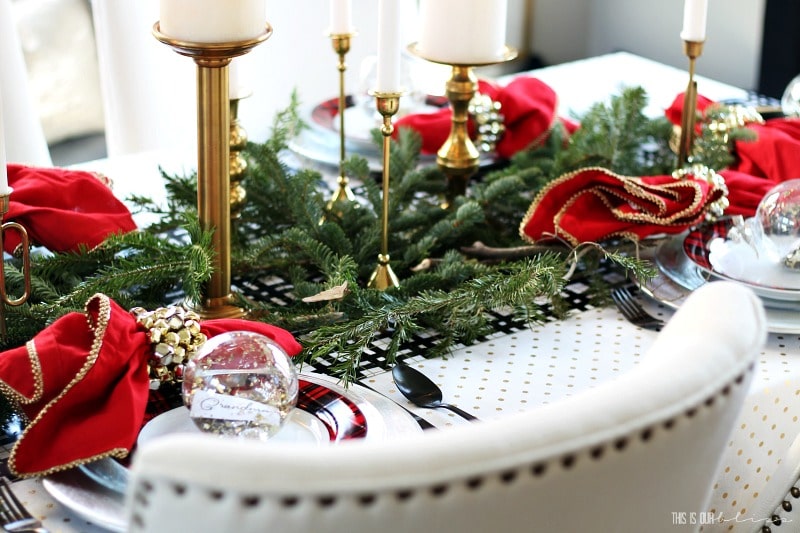 How to Create a Luxe for Less Christmas Table - 6 Money-saving tips for a beautiful holiday table!