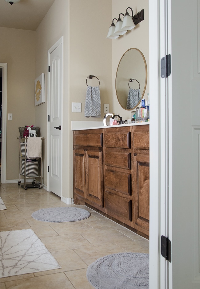 How to Organize The Bathroom Counter & Tub Surround - Polished Habitat