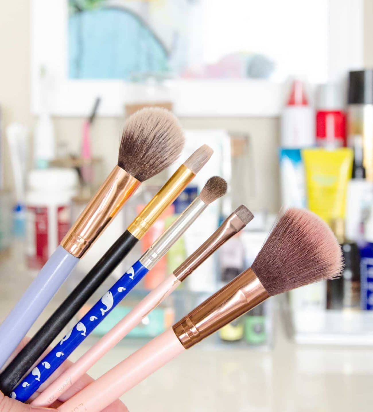 Dirty make up brushes need to be cleaned regularly