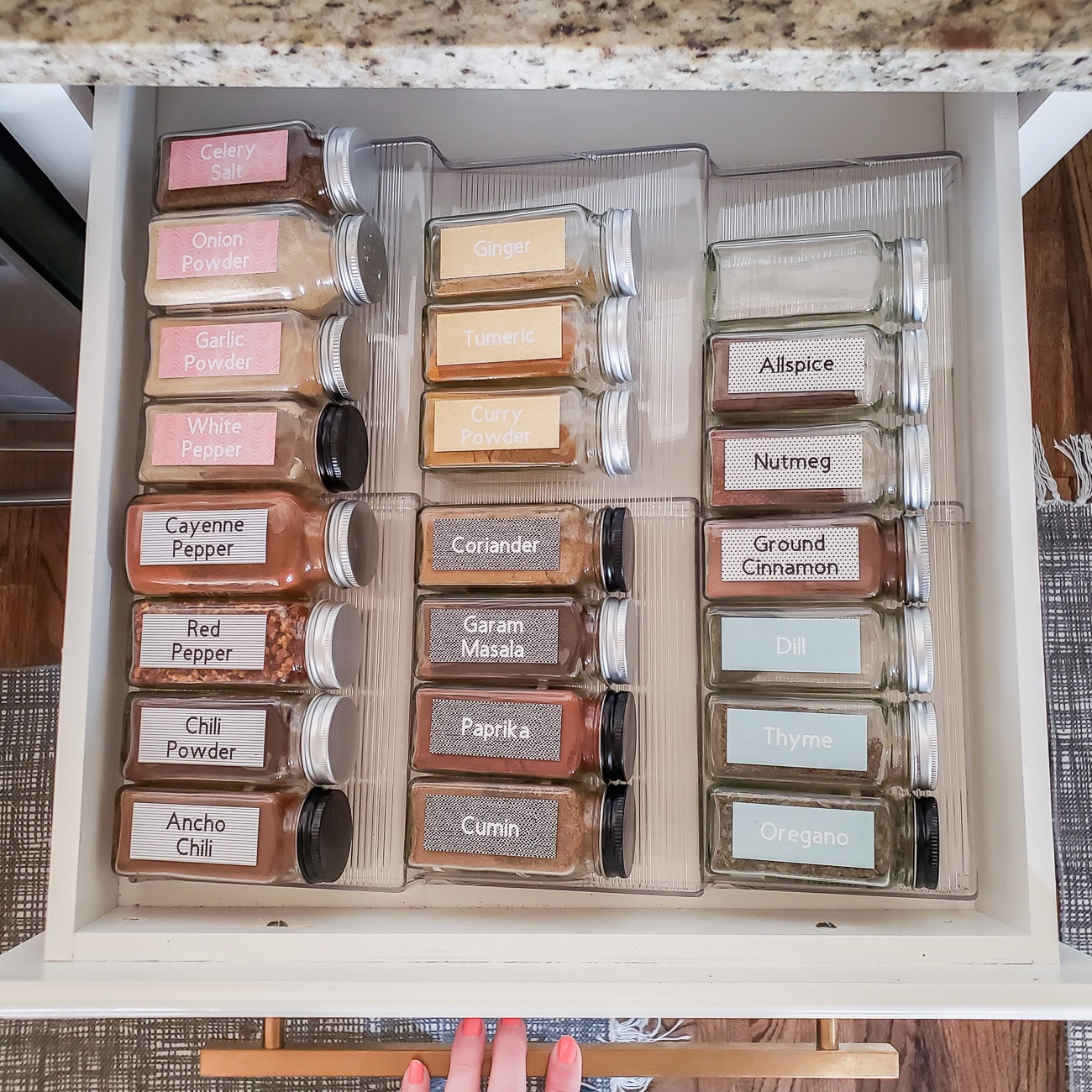 DIY Spice Jar Storage - Dream Green DIY