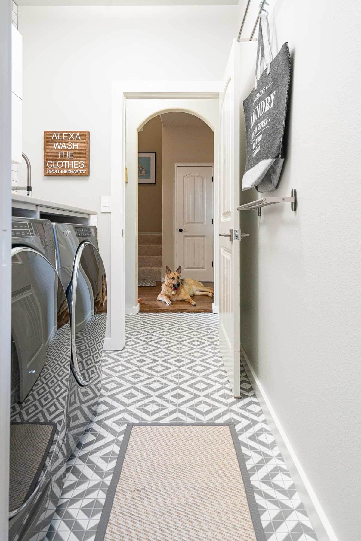 Walk-Through-Laundry-Room-02877.jpg